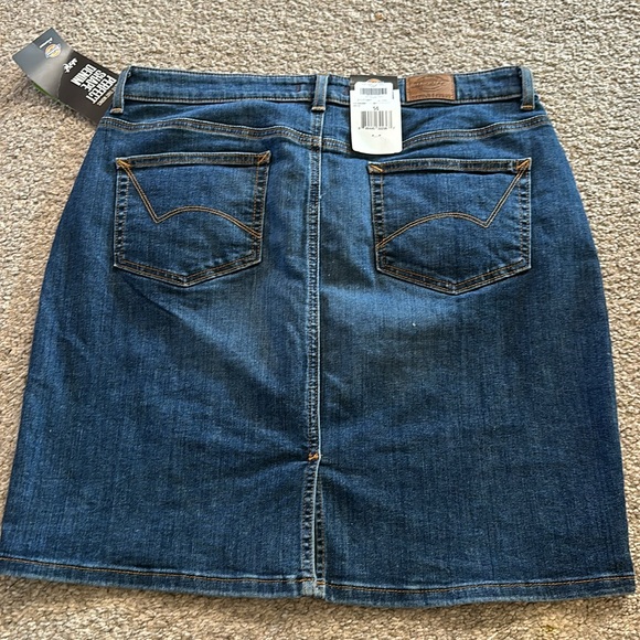 Dickies perfect shape denim skirt. Brand new with tags.  Size 12 size 14 - Picture 3 of 9